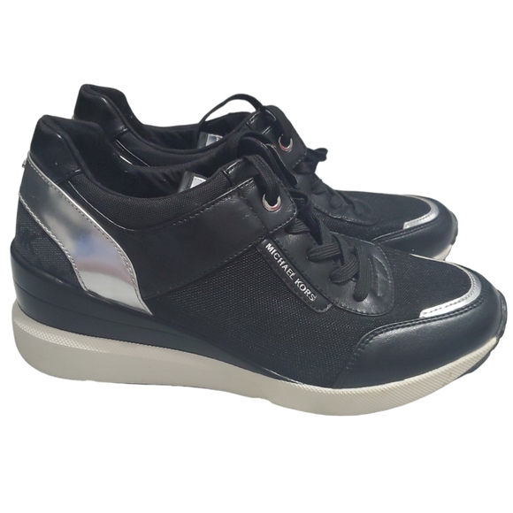 Michael kors shoes - Picture 2 of 6